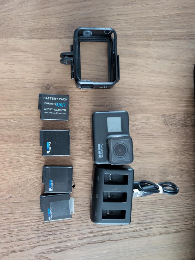 GoPro Hero 7 Black met veel accessoires en 4 batterijen, Ophalen of Verzenden, Zo goed als nieuw, GoPro