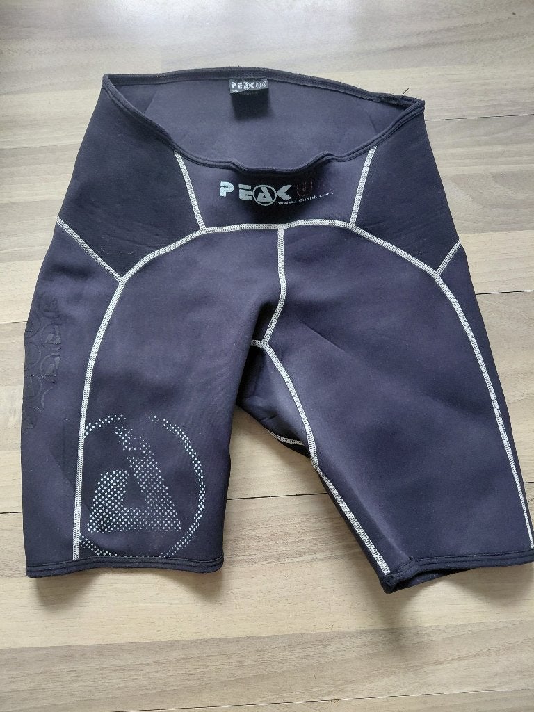 neopreen korte broek Peak M, Watersport en Boten, Watersportkleding, Wetsuit, Gebruikt, Dame, Peaks