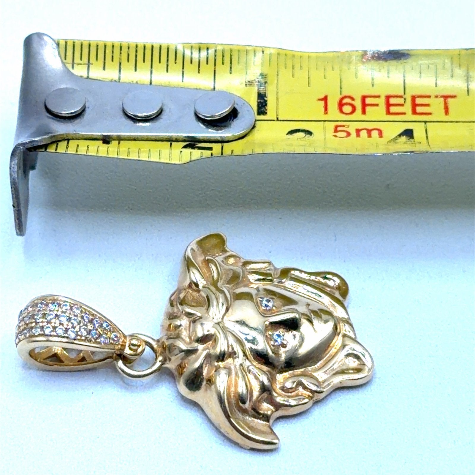 Gouden Versace Medusa Hanger met Zirkonia, Sieraden, Tassen en Uiterlijk, Kettinghangers, Overige voorstellingen, W, Nieuw, Ophalen of Verzenden