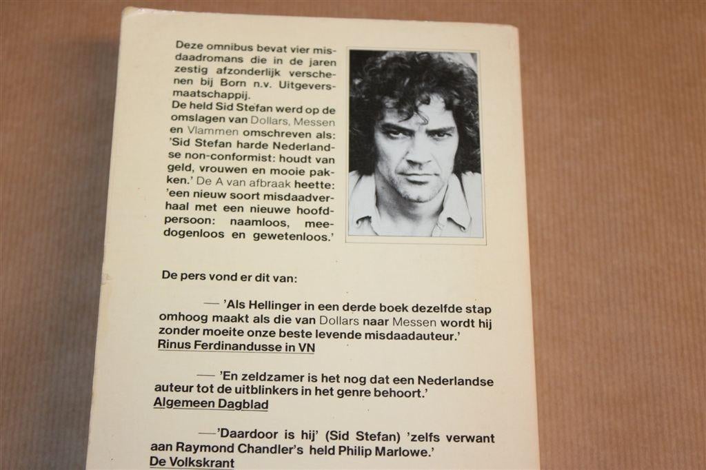De Hellinga Omnibus — 4 Romans, Dik Boek 580 pag., Boeken, Ophalen of Verzenden, Gelezen