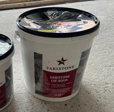 Varistone LM Aqua Basalt 25KG emmer, Ophalen, Overige typen, Nieuw, Minder dan 20 cm