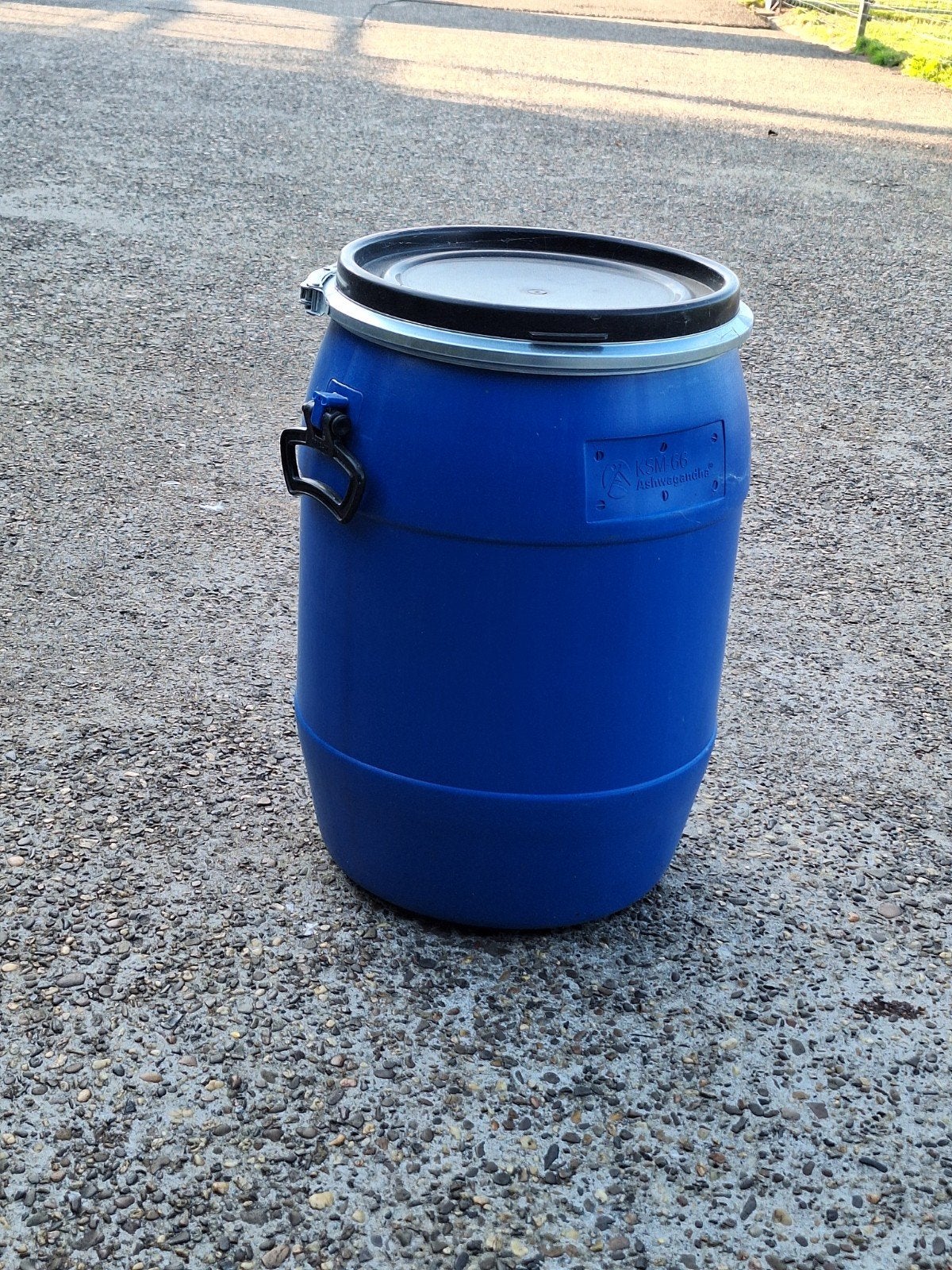 Te koop,  60 liter tonnetjes met witte binnenkant ton, Minder dan 75 liter, Ophalen, Zo goed als nieuw, Kunststof