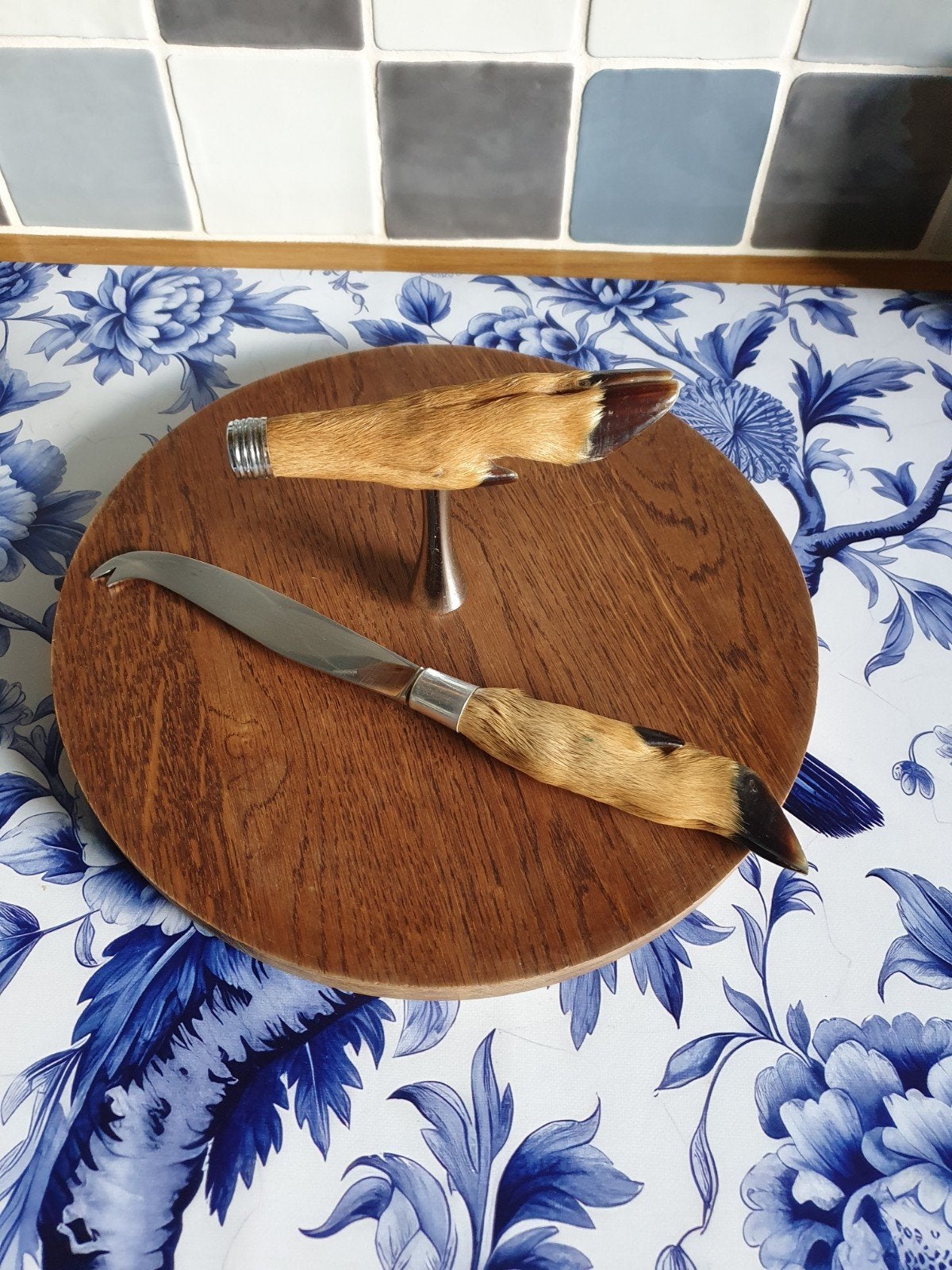 Kaasplateau mes hertenpootjes taxidermie curiosa rariteiten, Verzamelen, Dierenverzamelingen, Ophalen, Zo goed als nieuw, Overige soorten