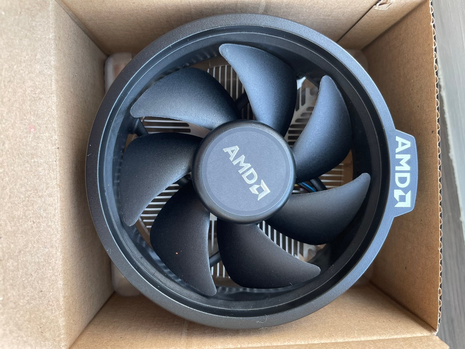 AMD Wraith Koeler - Nieuw en Ongebruikt, Ophalen of Verzenden, Nieuw, Luchtkoeling