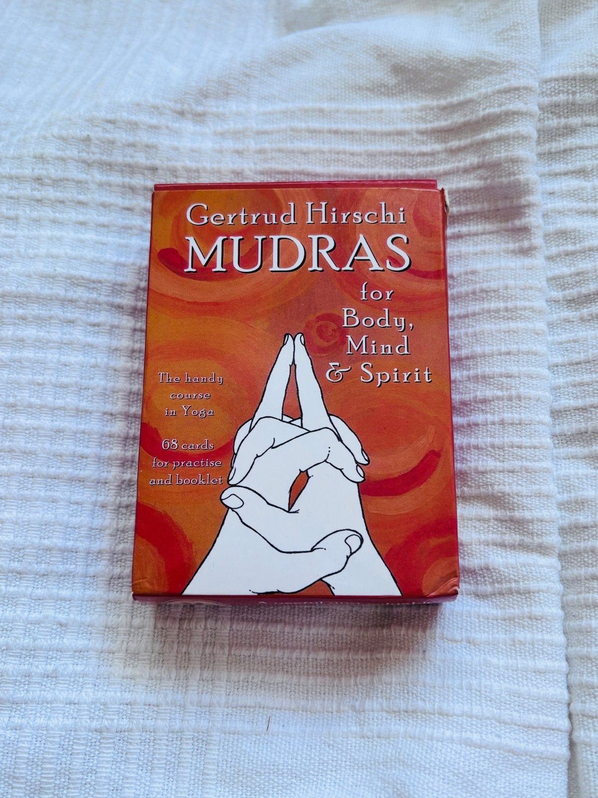 Mudras Kaarten: Yoga voor Lichaam, Geest & Ziel (Gertrud Hir, Ophalen of Verzenden, Zo goed als nieuw, Meditatie of Yoga, Instructieboek