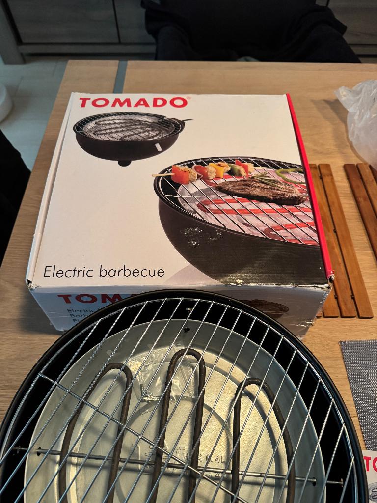 Tomado Electric barbecue TM-2451, Ophalen, Nieuw, Tomado