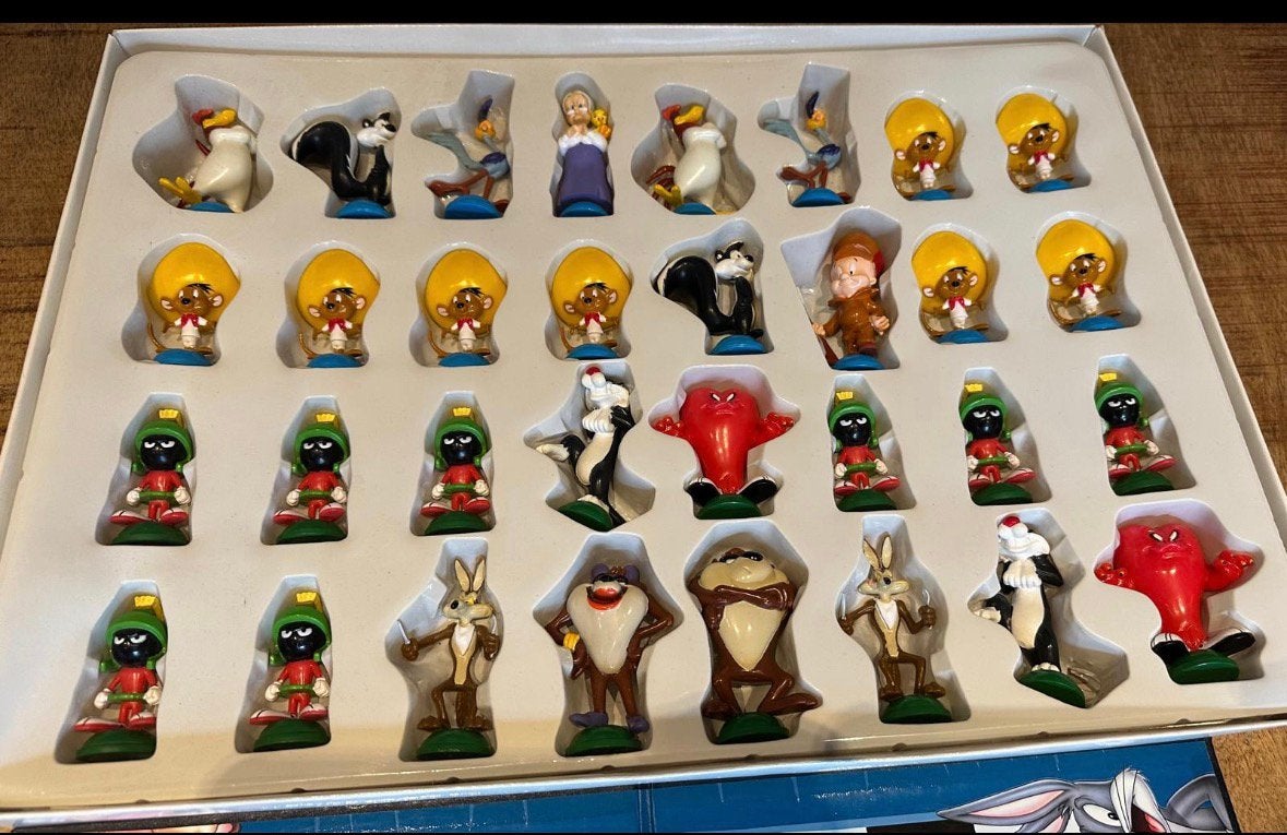 Looney Tunes 3D Schaakspel - Collectors Item, Ophalen of Verzenden, Looney Tunes, Gebruikt, Beeldje of Figuurtje