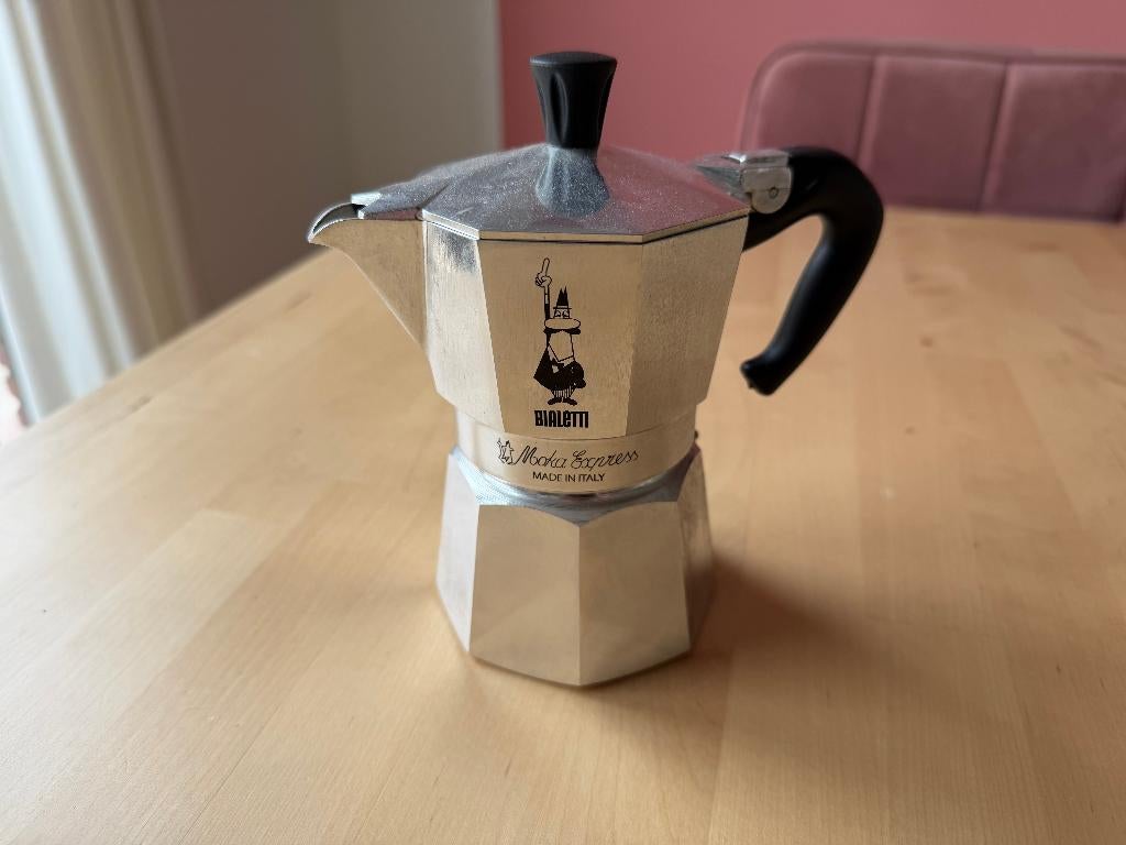 Bialetti Moka Express, Gebruikt, Espresso apparaat, Gemalen koffie, Ophalen of Verzenden