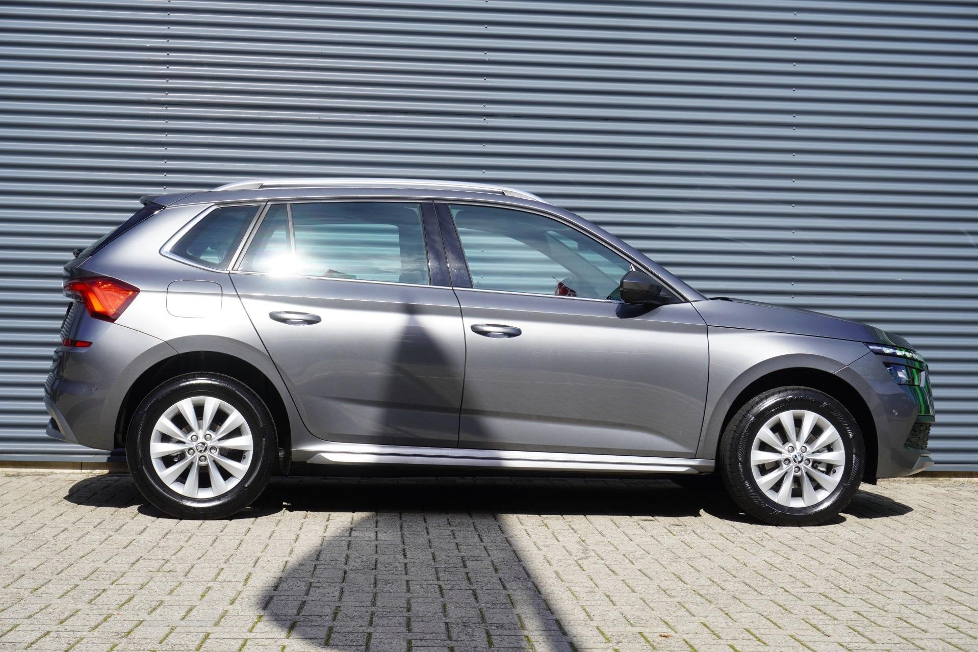 Skoda Kamiq 1.5 TSI 150pk DSG ACT Business Edition | Panoram, Auto's, 12 maanden, 4 cilinders, Leder en Stof, Automatische klimaatregeling