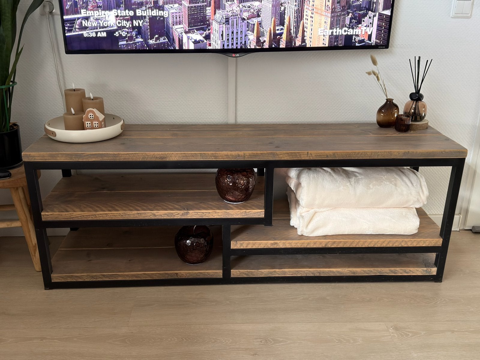 TV meubel 150 x 53 x 38cm steigerhout / metaal, 100 tot 150 cm, Zo goed als nieuw, Minder dan 100 cm, 25 tot 50 cm