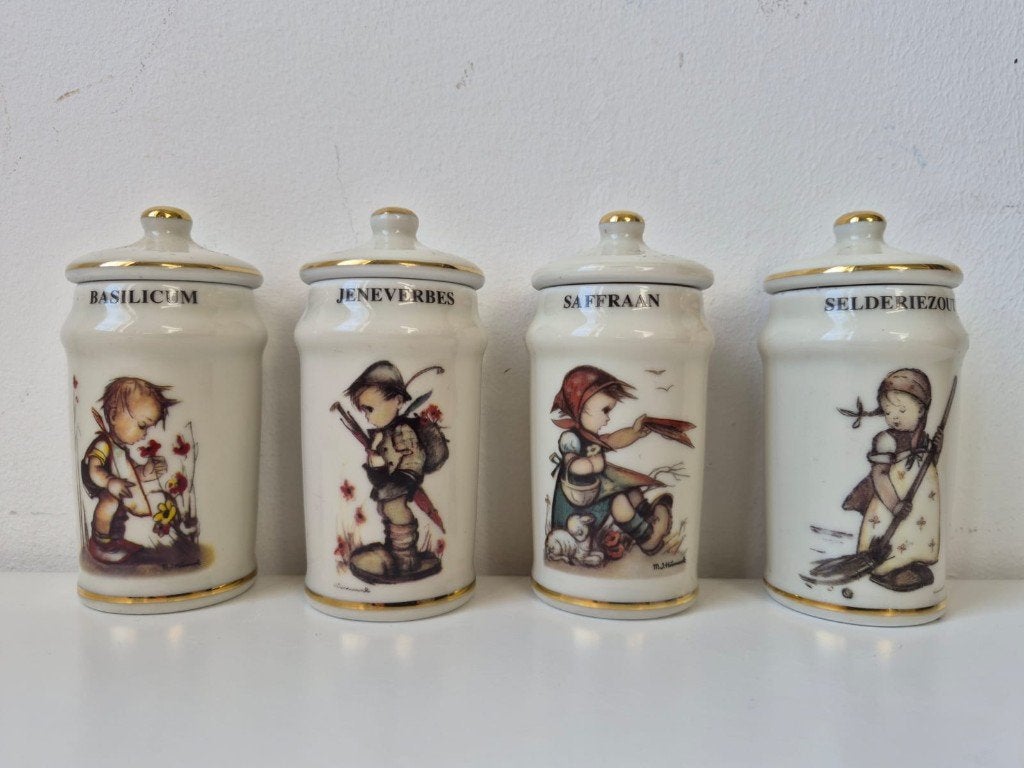 Set van 4 porseleinen kruidenpotten, gemerkt M.J. Hummel., Ophalen