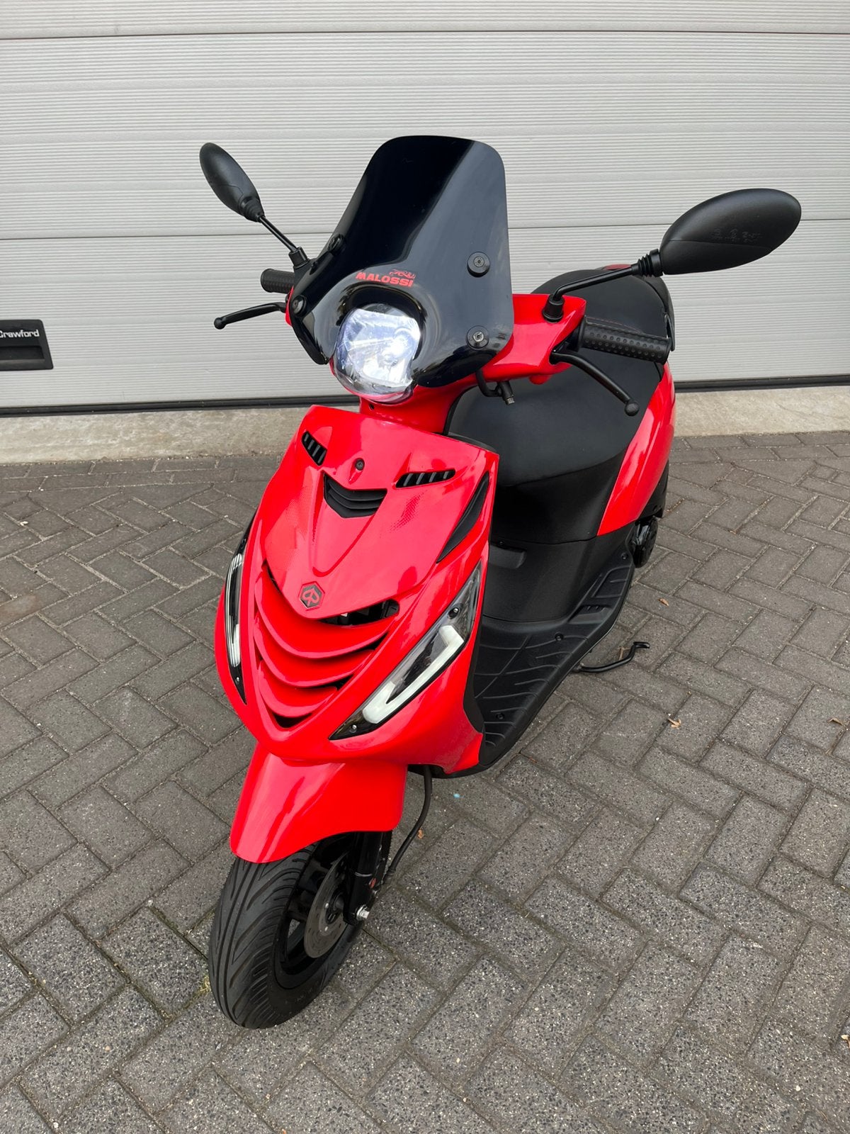 Piaggio zip 4 takt 50cc 2021 Brom Ferrari Red Nieuwstaat, Fietsen en Brommers, Scooters | Piaggio, Ophalen of Verzenden, Zo goed als nieuw