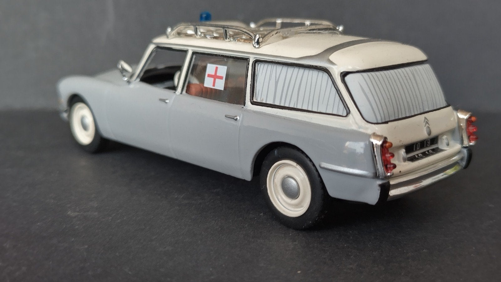 Citroen Id 19 Break Ambulance 1:43 Atlas Collections. Pol, Overige merken, Auto, Verzenden, .