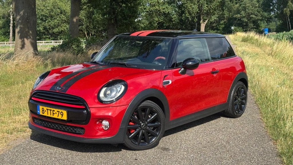 Mini Cooper 1.5 | Navi XL | Black Pack | Carbon | Uniek!, Voorwielaandrijving, 4 cilinders, 4 stoelen, 49 €/maand