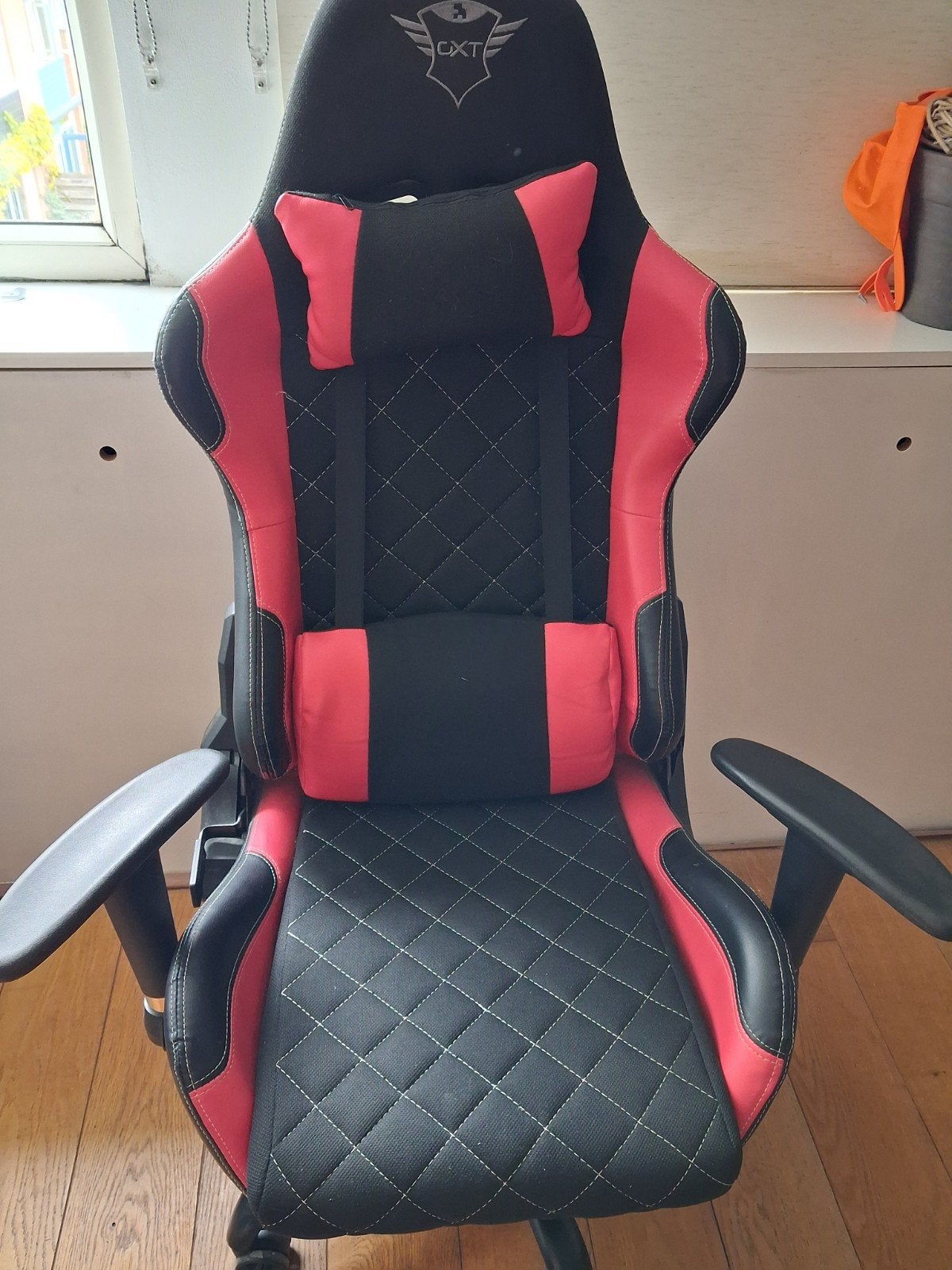 game stoel zwart / wit in zeer goede staat, Ophalen, Zo goed als nieuw, Zwart