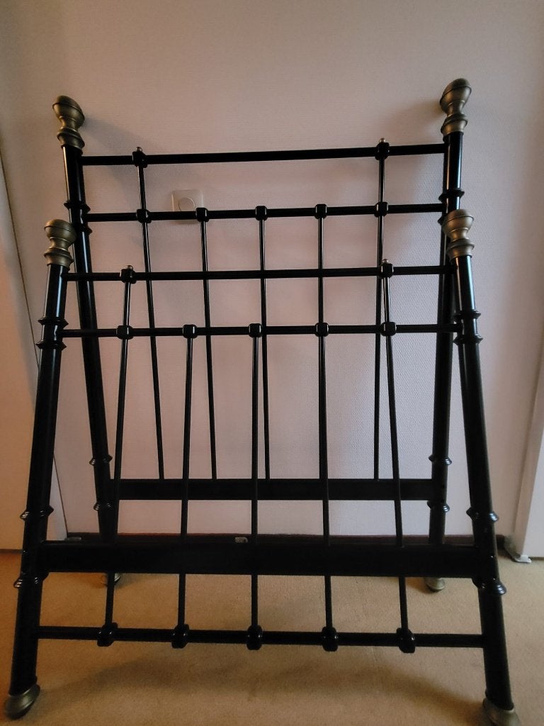 Tromsnes ikea spijlenbed, Huis en Inrichting, Slaapkamer | Bedden, Ophalen, 100 cm, Eenpersoons, Zwart