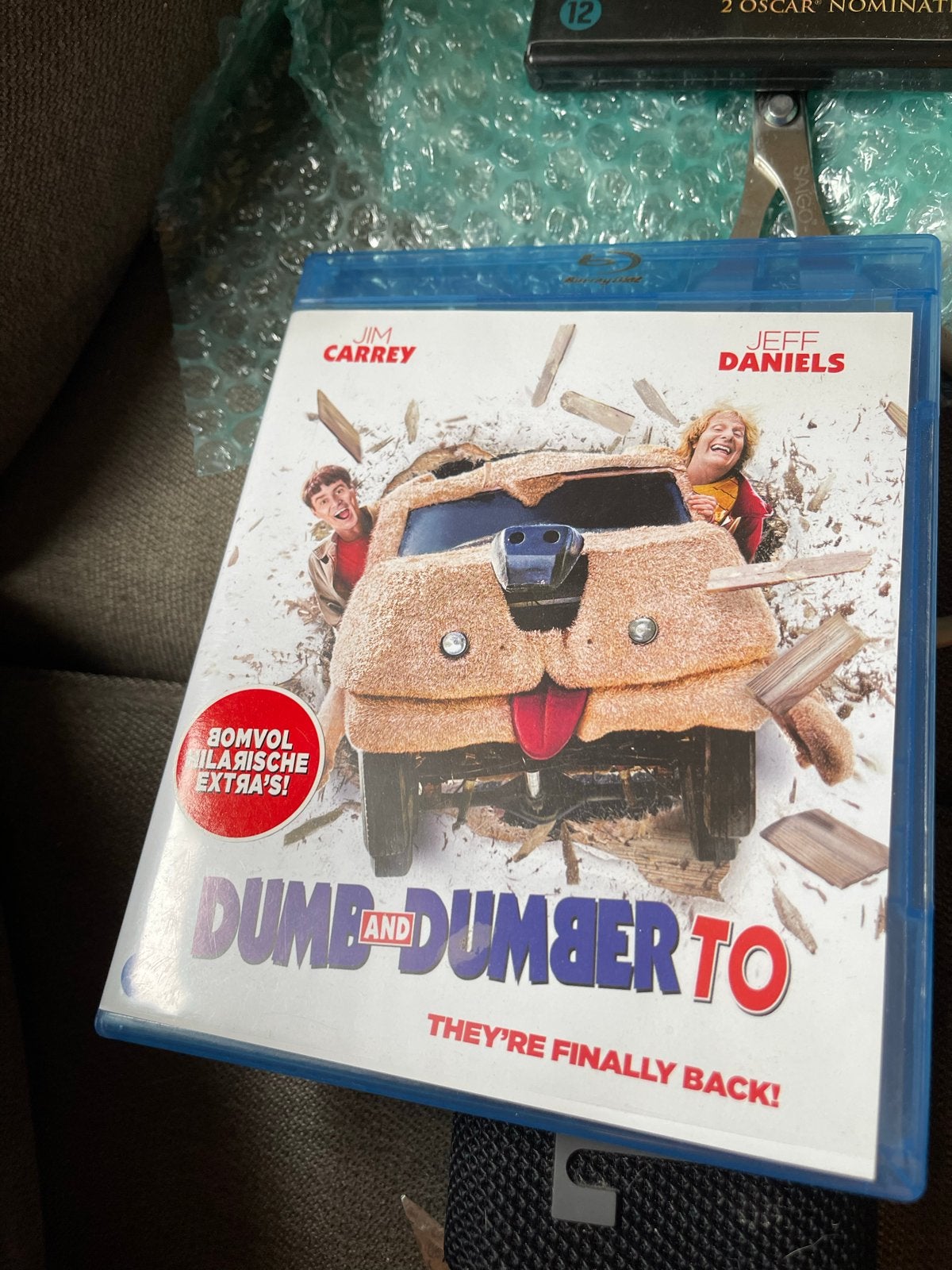 Dumb and Dumber To Blu-ray - Bomvol hilarische extra's!, Cd's en Dvd's, Nederlands, Ophalen of Verzenden, Vanaf 6 jaar, Extra's
