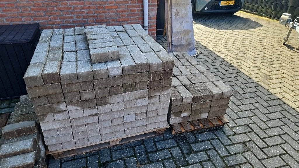 Betonnen klinkers (+/- 13 m2), Tuin en Terras, Tegels en Klinkers, Ophalen, Gebruikt, Klinkers, 10 m² of meer
