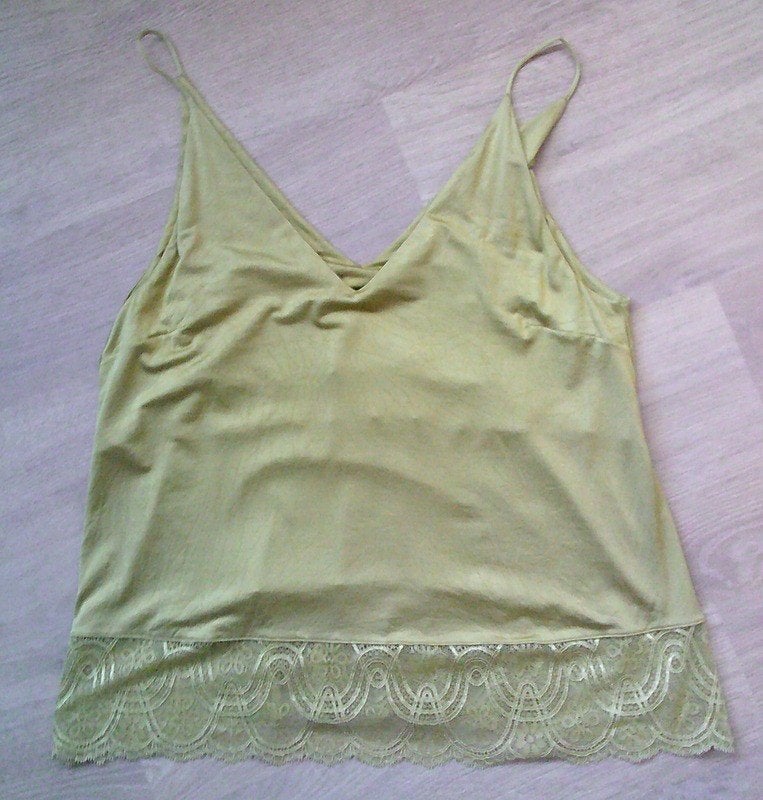 Mostert gele viscose top met kant maat 40, Maat 38/40 (M), Verzenden, Geel, Zonder mouw