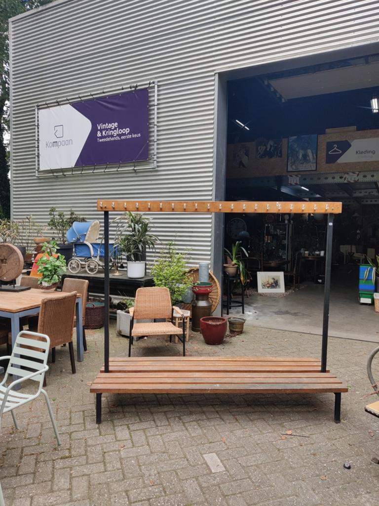 Robuuste kleedkamer kapstok met bankje, Huis en Inrichting, Woonaccessoires | Kapstokken, Gebruikt, Overige typen, 150 tot 200 cm