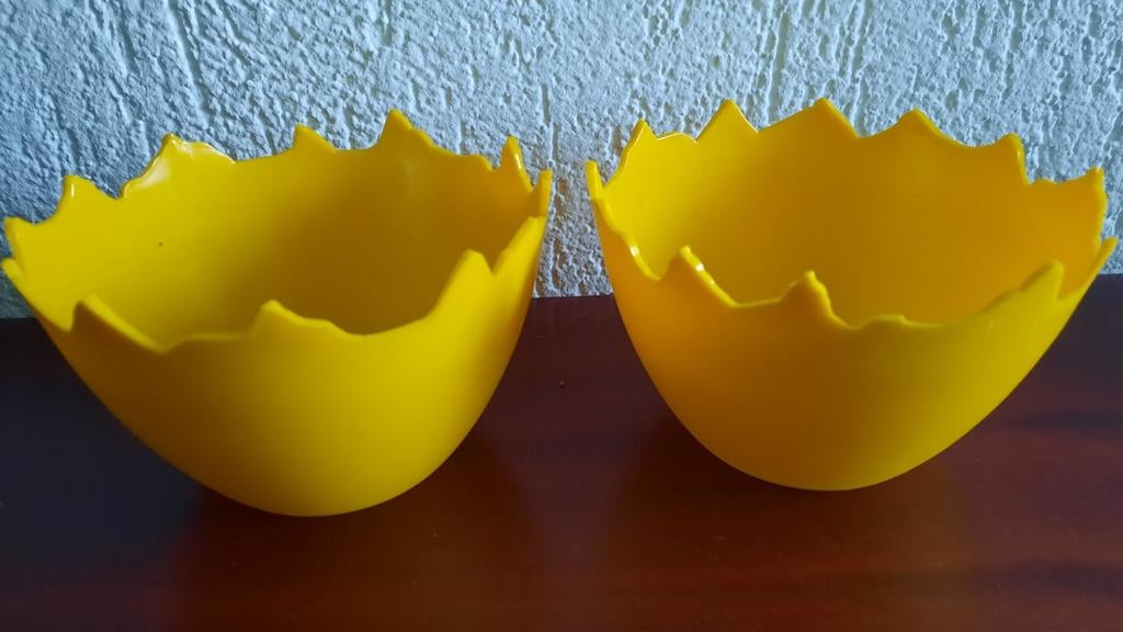 Gele Paas Bakjes / Bloempotten - Set van 2, Diversen, Pasen, Ophalen of Verzenden, Zo goed als nieuw