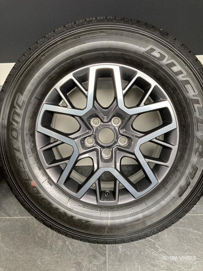 18” originele Jeep Wrangler Sahara velgen + banden 5x127 5x, Auto-onderdelen, Banden en Velgen, 18 inch, Gebruikt, 255 mm, -