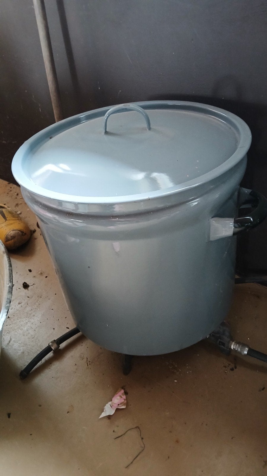 Wekketel met wekpotten, Ophalen