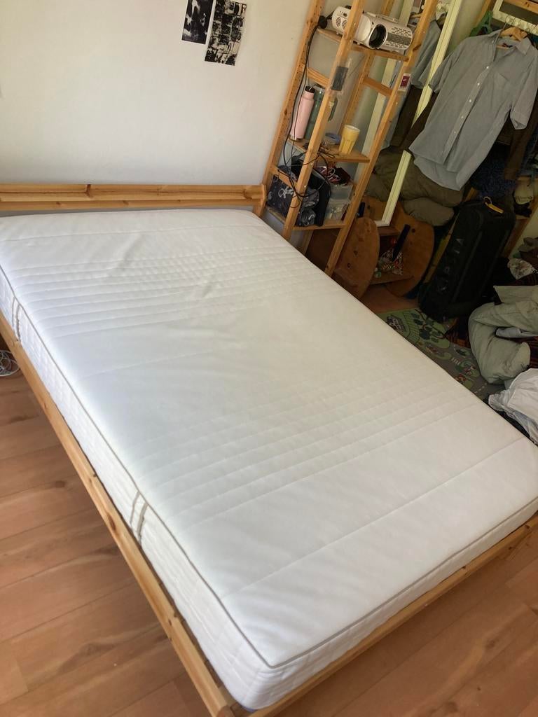 Ikea matras MYRBACKA + bedbodem LUROY - 140x200, Ophalen, Zo goed als nieuw, Tweepersoons, 140 cm