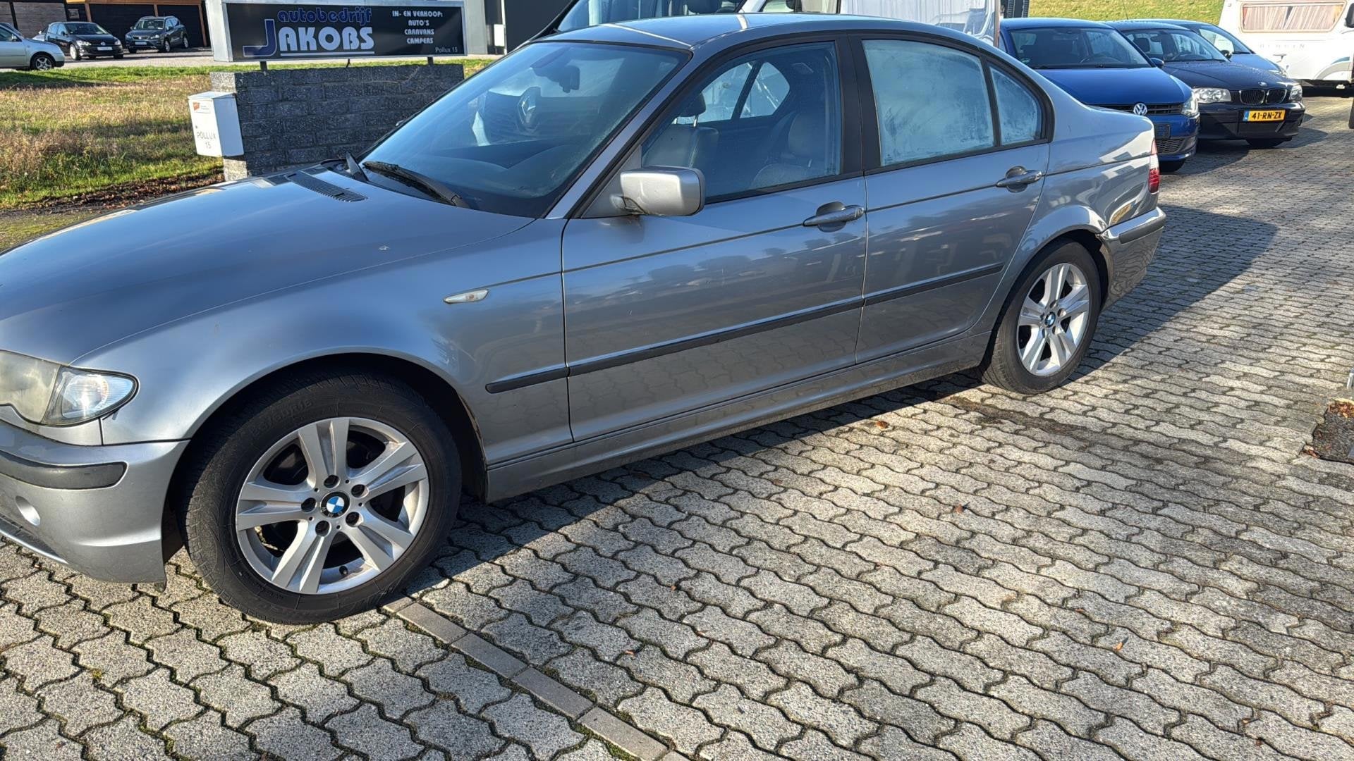 BMW 3-serie 316i Lifestyle Executive, Achterwielaandrijving, 4 cilinders, Bedrijf, Handgeschakeld