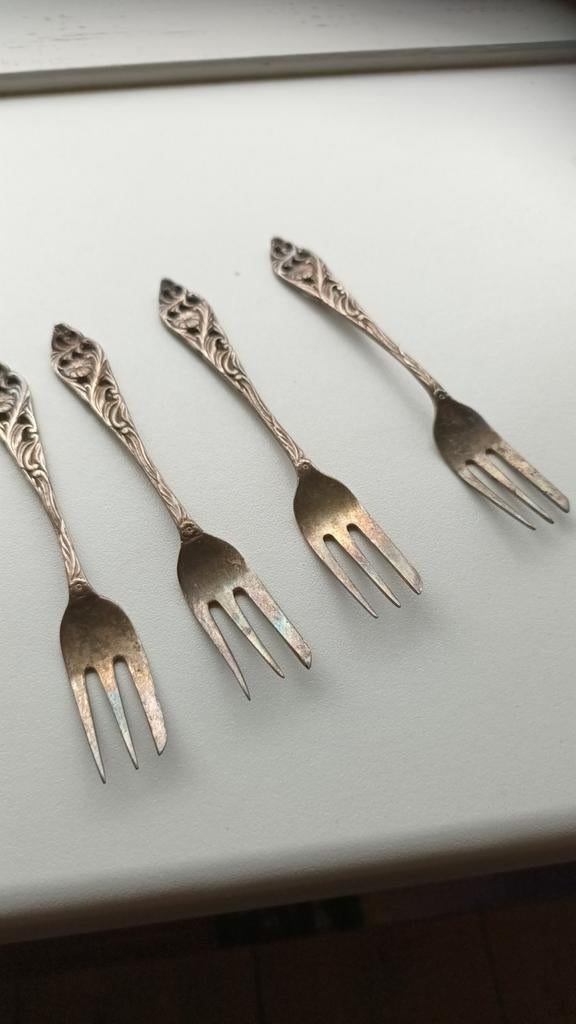 4 zilveren gebaksvorkjes, Ophalen of Verzenden