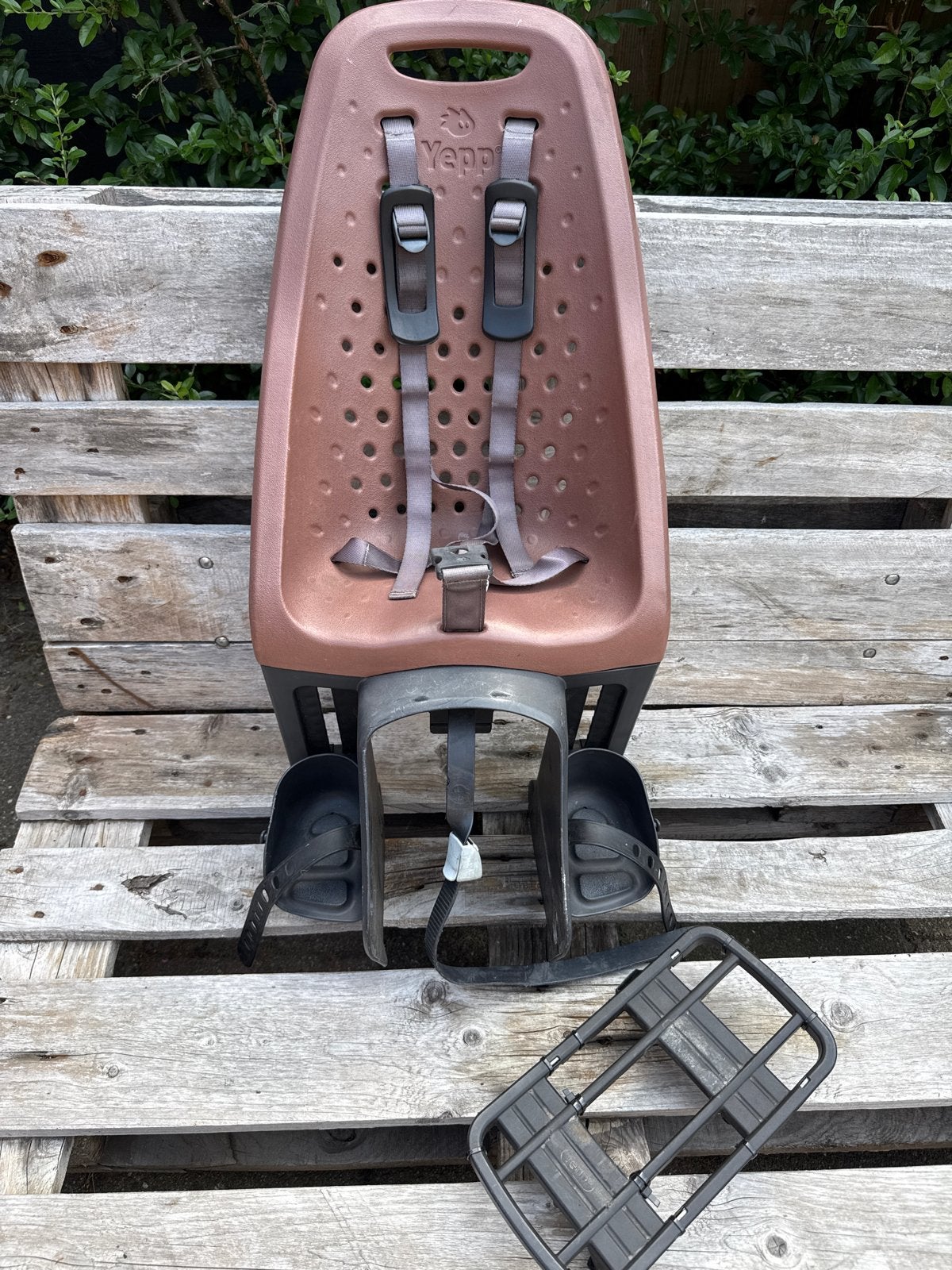 Yepp fietsstoeltje achterop - Bruin, Achterzitje, Ophalen of Verzenden, 9 t/m 36 kg, Gebruikt