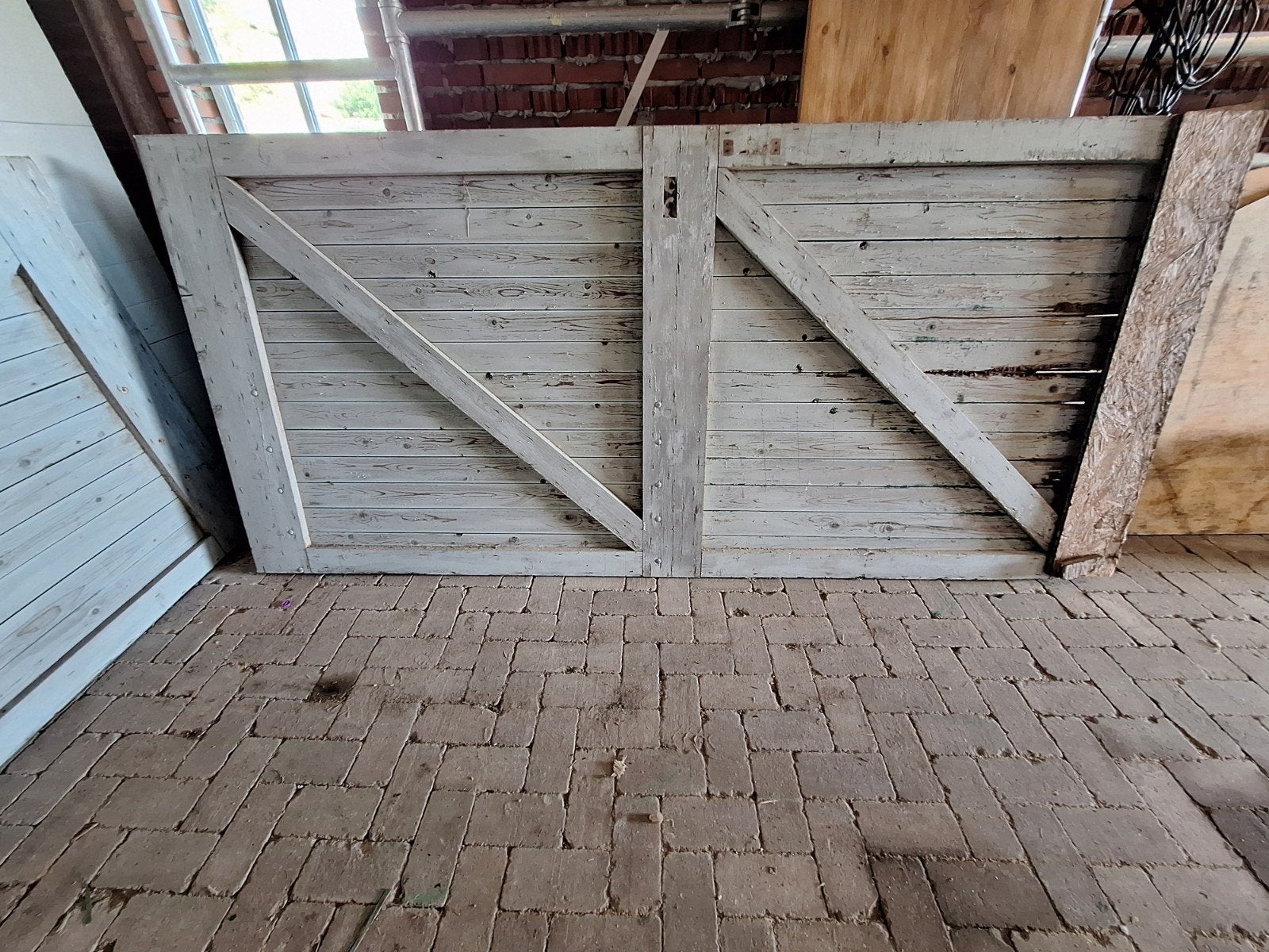 2 Oude schuurdeuren, opknapper, hout loopdeur, Doe-het-zelf en Verbouw, Ophalen, Gebruikt, Overige typen, Hout