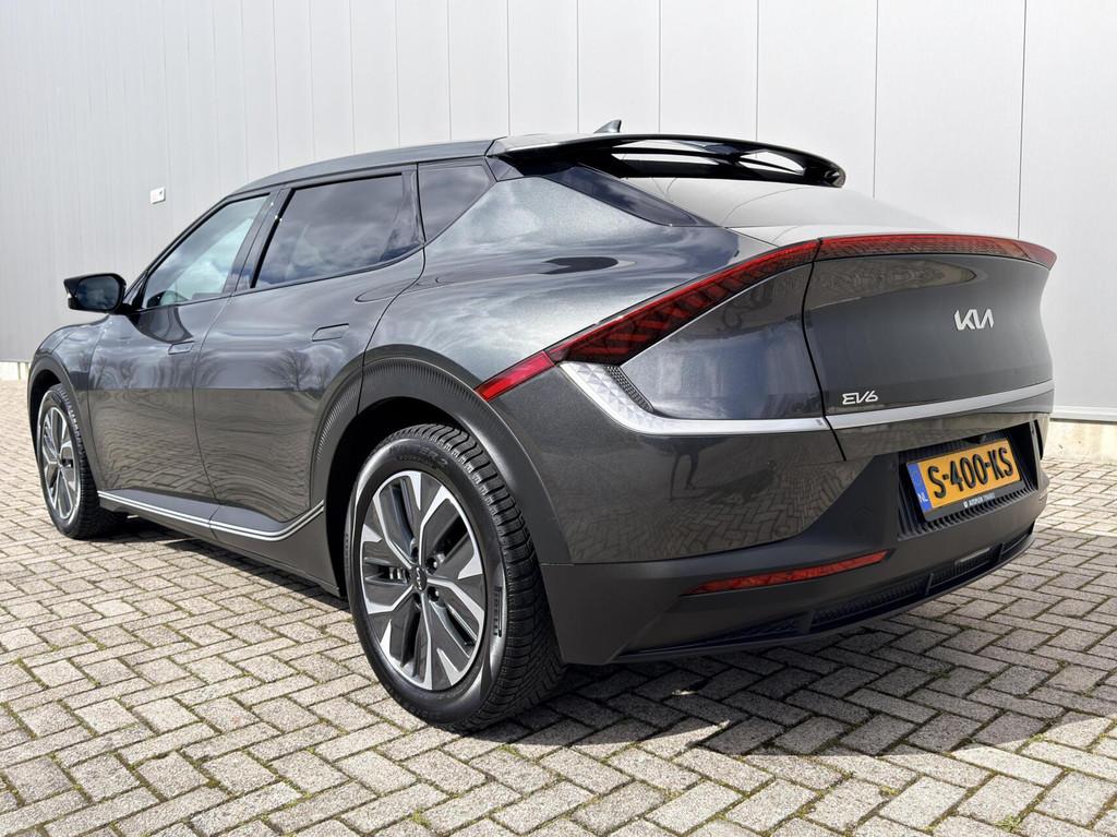 Kia EV6 Air 58 kWh 1e eig|Dealer OH|100% SOH|Trekhaak|NL Aut, Automaat, Gebruikt, 750 kg, Met garantie (alle)