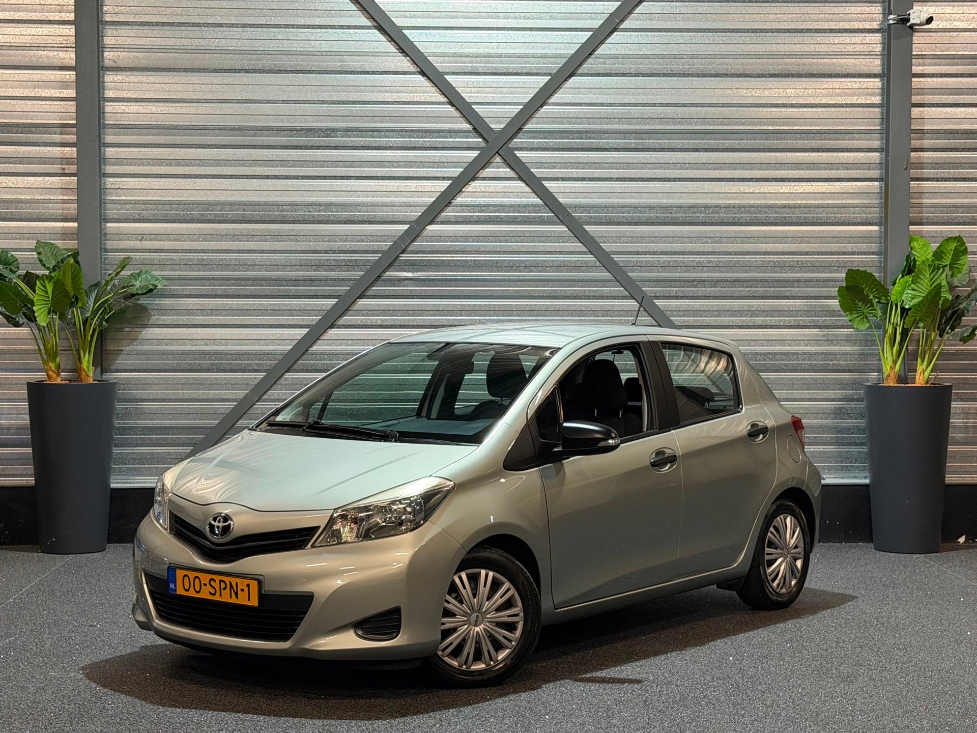 Toyota Yaris 1.0 VVT-i Comfort AIRCO/5-DEURS/NAP/ELEK-RAMEN/, Auto's, Euro 5, Stof, Gebruikt, Origineel Nederlands