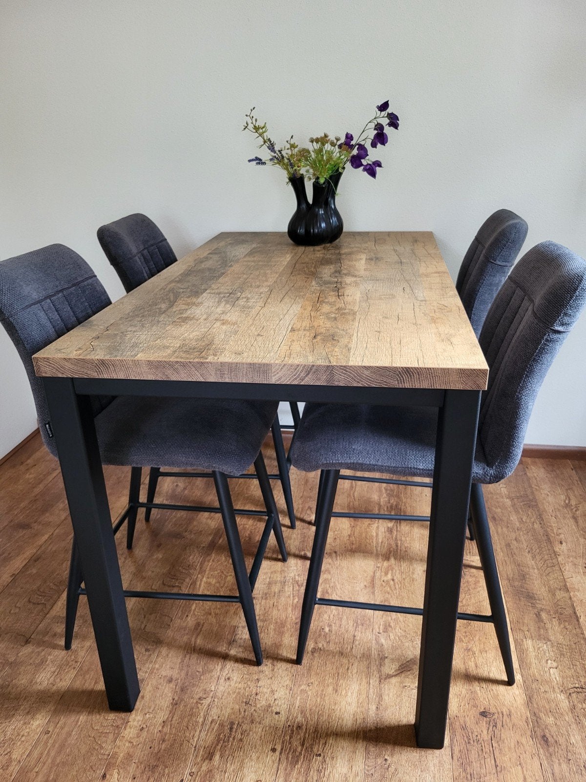 Zeer nette Bar tafel met krukken., Ophalen, 50 tot 100 cm, Zo goed als nieuw, Vier personen