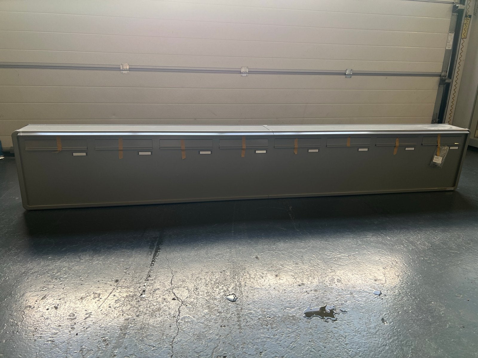 Brievenbus unit met 8 individuele vakken, Ophalen, Nieuw, IJzer, Staande brievenbus