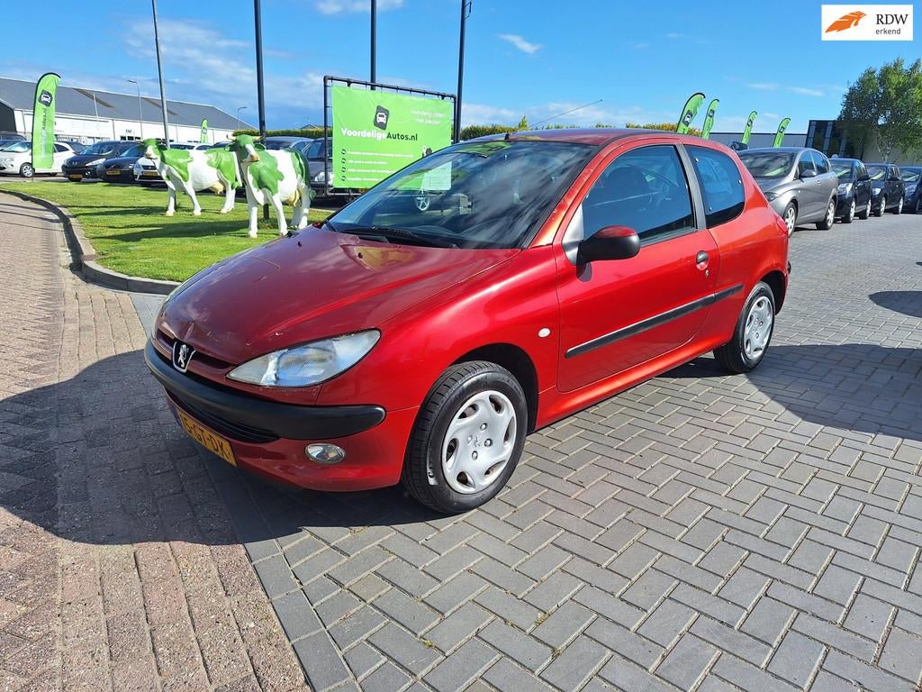 Peugeot 206 1.4 Gentry / AUTOMAAT / APK t/m mei 2027, Bedrijf, 75 pk, 1100 kg, 955 kg