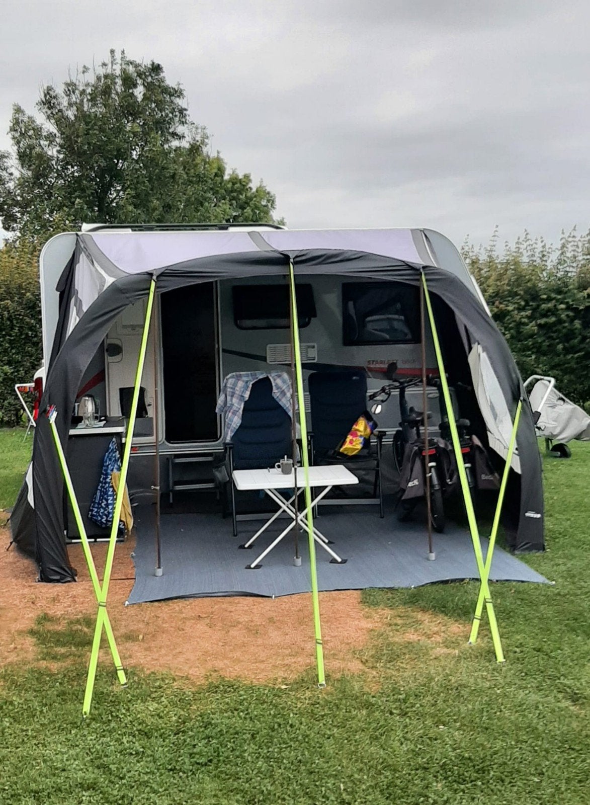 Caravan te koop: Sterckeman Starlett 390CP Graphite 3 (2021), Caravans en Kamperen, Sterckeman, Particulier, Tot en met 4, 750 - 1000 kg