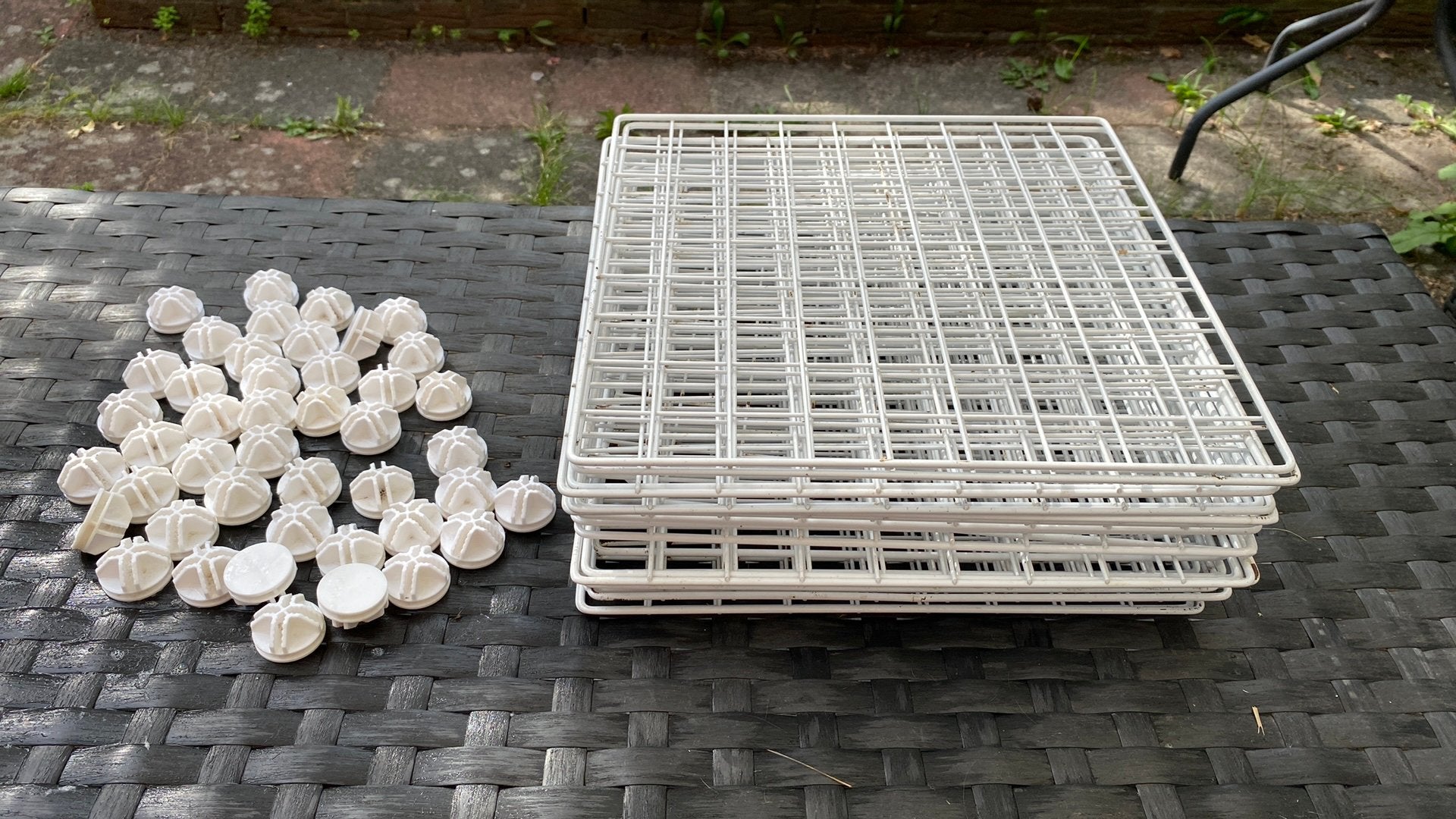 Cavia draadkubushekjes 24 + 44 doppen, Ophalen of Verzenden, Gebruikt, Kunststof