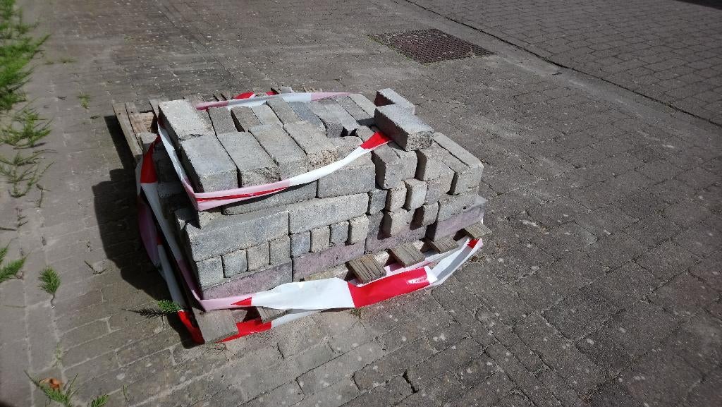 Gratis bakstenen, klinkers, Tuin en Terras, Tegels en Klinkers, Ophalen, Beton, Klinkers