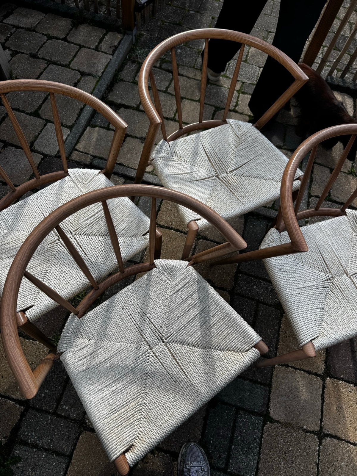 Set van 4 houten stoelen met rieten zitting, Huis en Inrichting, Bruin, Ophalen of Verzenden, Zo goed als nieuw, Vier