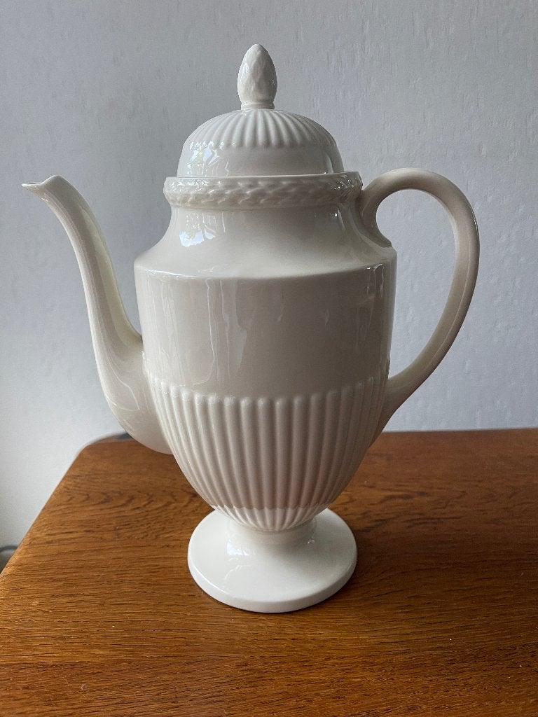 "Wedgwood Edme Plain" 'Thee/Koffiepot met Deksel' Nieuw, Huis en Inrichting, Overige typen, Nieuw, Ophalen of Verzenden, Overige stijlen