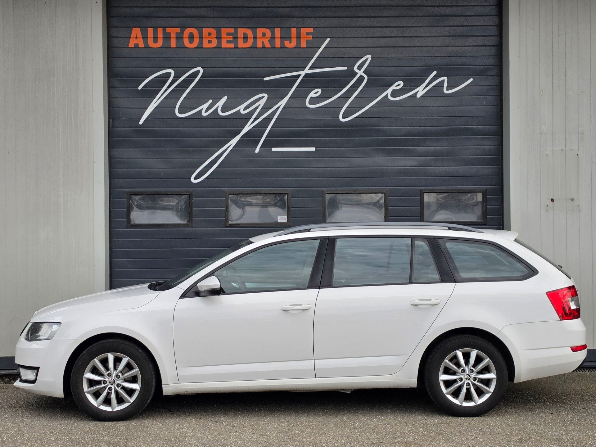 Skoda Octavia Combi 1.6 TDI Trekhaak/Clima/Navi/Cruise/Pdc, Auto's, Voorwielaandrijving, 1227 kg, Stof, Gebruikt
