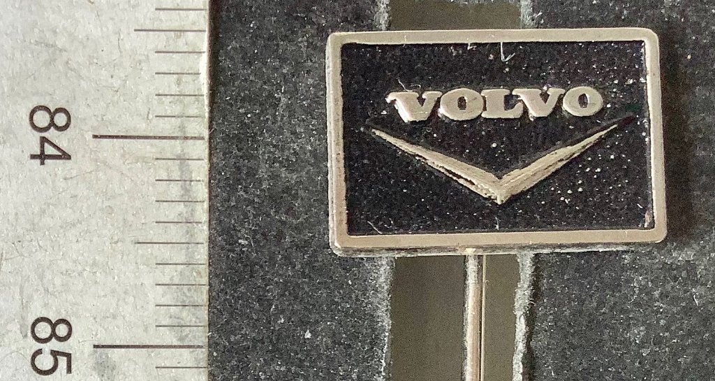 speld, Automobilia, Volvo (RB, Verzamelen, Speldjes, Pins en Buttons, Ophalen of Verzenden, Gebruikt, Transport, Speldje of Pin