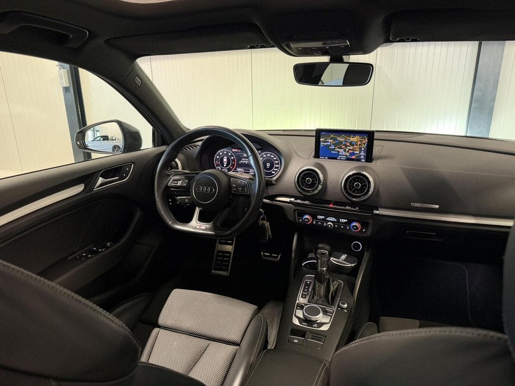 Audi A3 Limousine 35 TFSI 3X S-line Pano Virtual Black Optic, Auto's, Audi, Euro 6, 4 cilinders, 150 pk, Bedrijf