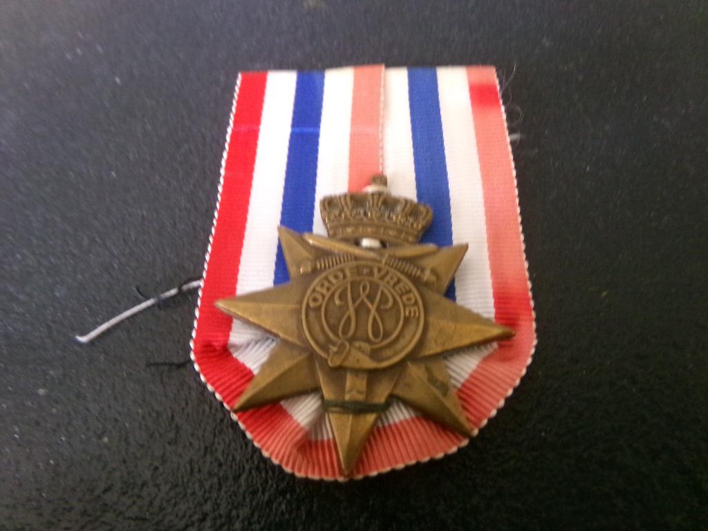 Nederland Ereteken voor Orde en Vrede - 1949, Ophalen of Verzenden, Landmacht, Nederland, Lintje, Medaille of Wings