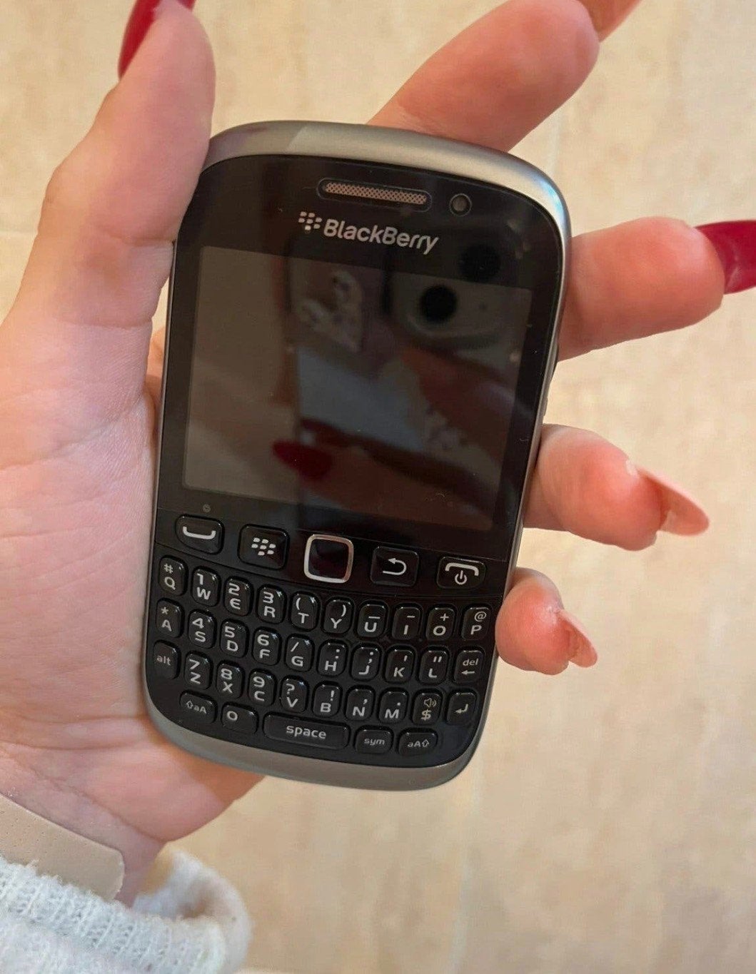 Goedwerkende blackberry curve 9320 black edition met fysiek, Ophalen of Verzenden, Zo goed als nieuw