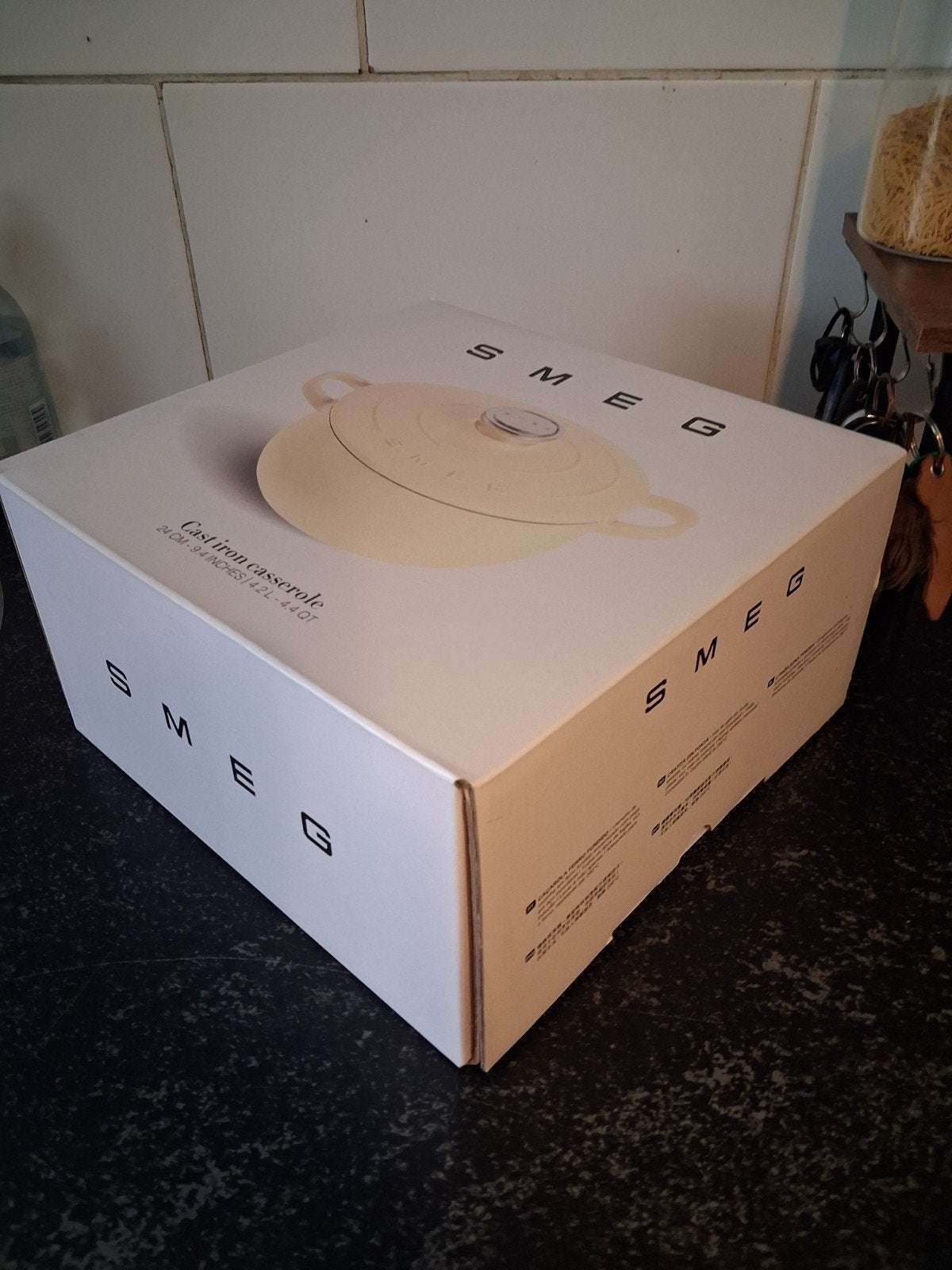 SMEG cast Iron casserole creme, Nieuw, Ophalen of Verzenden, Met deksel, Overige merken