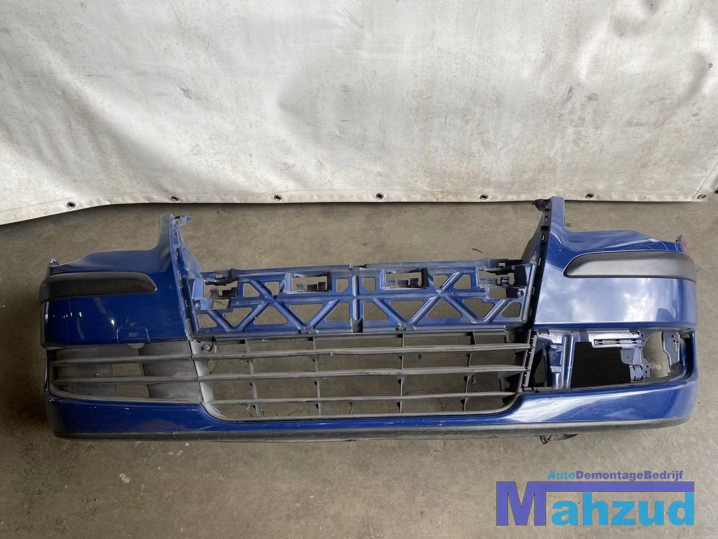 VW TOURAN Blauw voorbumper facelift 2006-2010, Gebruikt, Volkswagen AG, Bumper, Berliner Ring 2
38440  Wolfsburg, DE