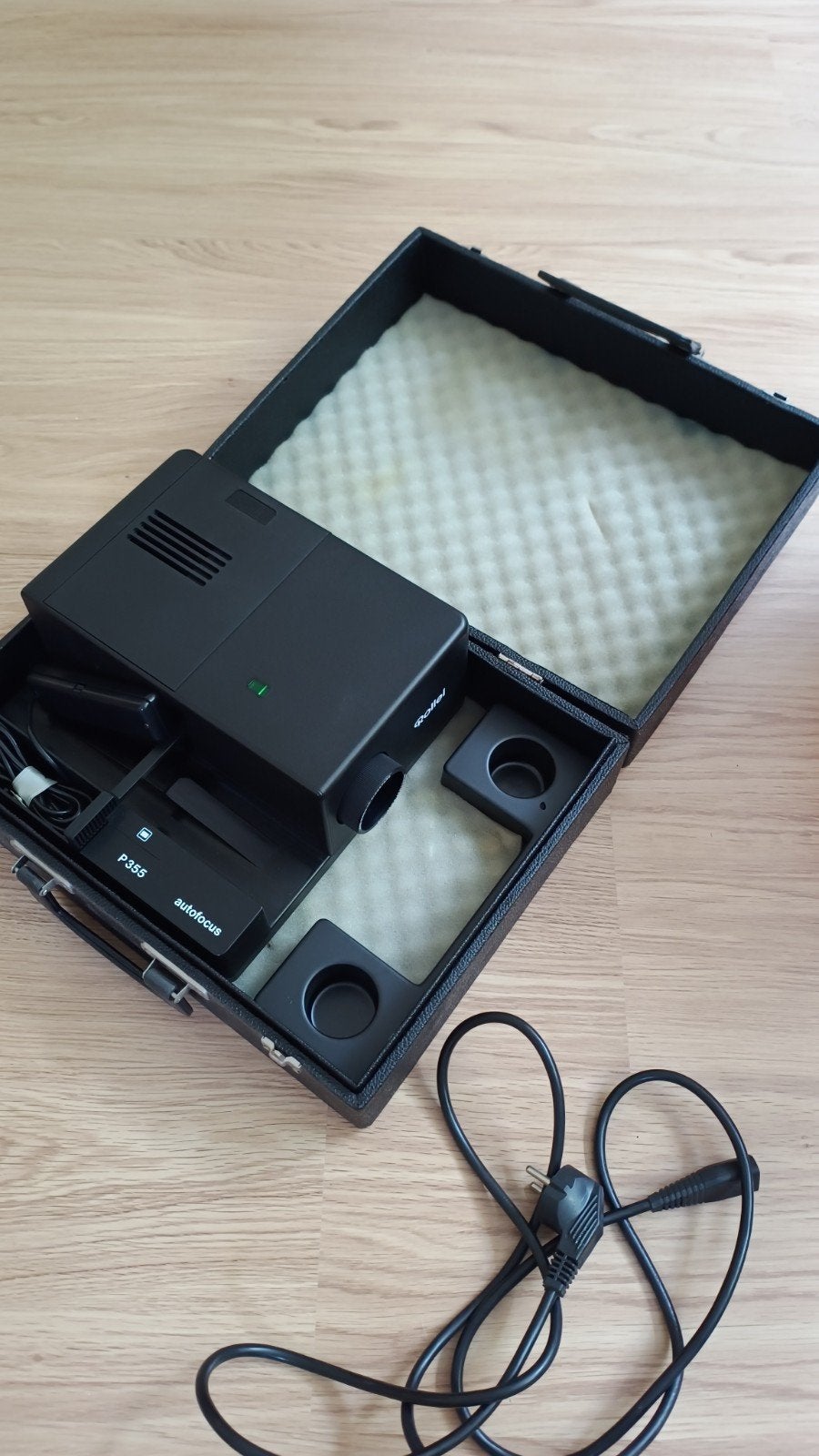 Rollei diaprojector P355 autofocus, Ophalen